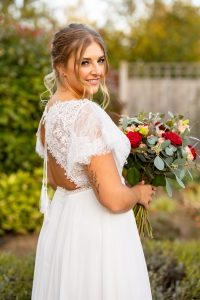 Glowy bridal make up with smoky eye